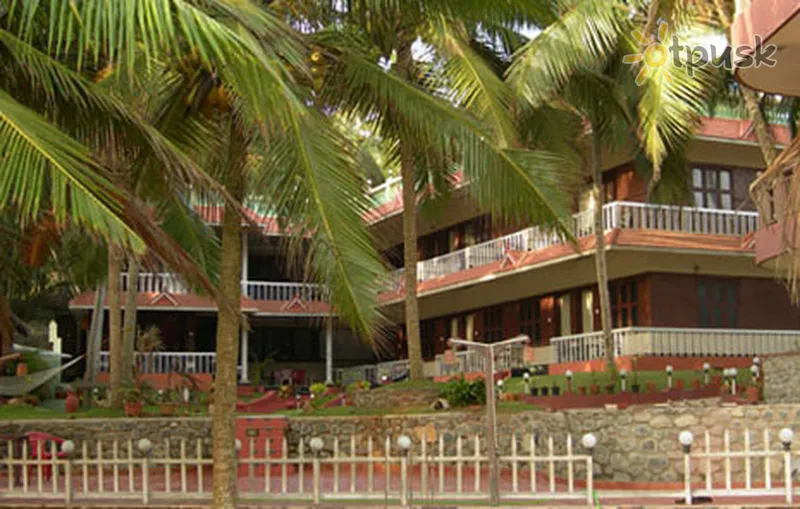 Фото отеля Medicus Ayurbay Beach Resort 3* Керала Индия экстерьер и бассейны