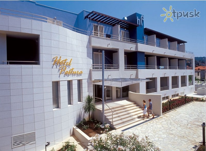 Фото отеля Pastura Hotel 4* о. Брач Хорватия экстерьер и бассейны
