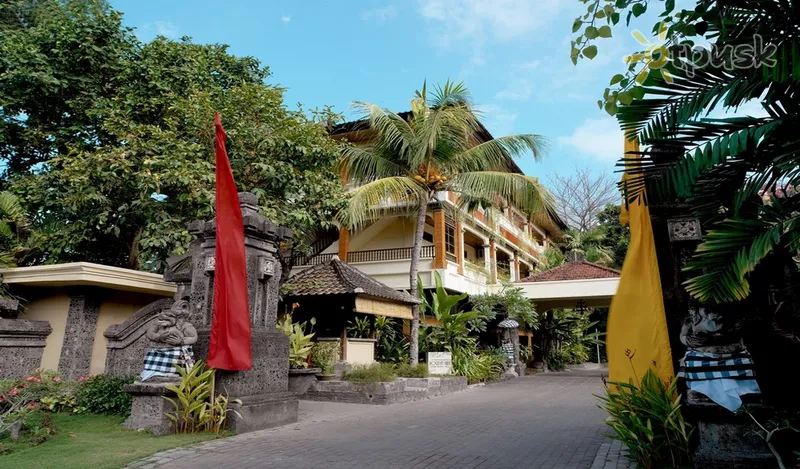 Фото отеля Diwangkara Holiday Villa Beach Resort & Spa 3* Санур (о. Балі) Індонезія екстер'єр та басейни