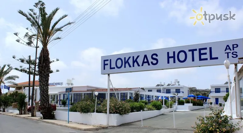 Фото отеля Flokkas Hotel Apartments 3* Протарас Кипр экстерьер и бассейны
