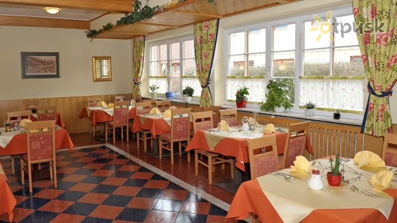 Фото отеля Zum Stadttor Hotel 3* Šlādminga Austrija bāri un restorāni