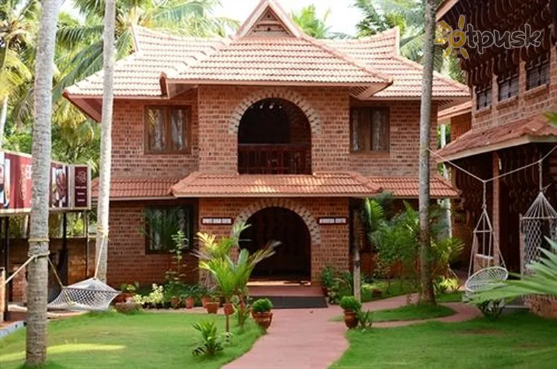Фото отеля Gods Own Country Ayurveda Resort 3* Керала Индия экстерьер и бассейны