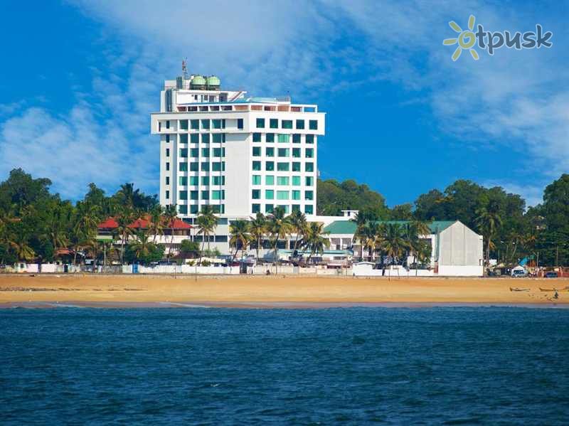 Фото отеля The Quilon Beach Hotel 5* Керала Индия экстерьер и бассейны
