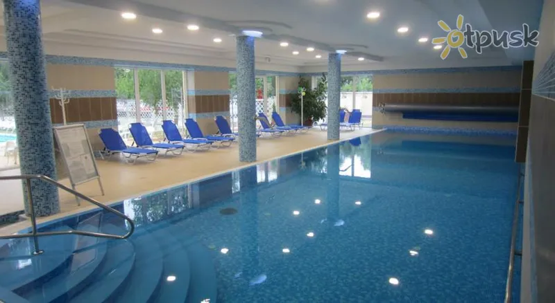 Фото отеля Matyas Kiraly Gyogyszalloda 3* Хайдусобосло Угорщина екстер'єр та басейни