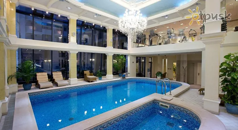 Фото отеля Queens Court Hotel & Residence 5* Будапешт Угорщина екстер'єр та басейни