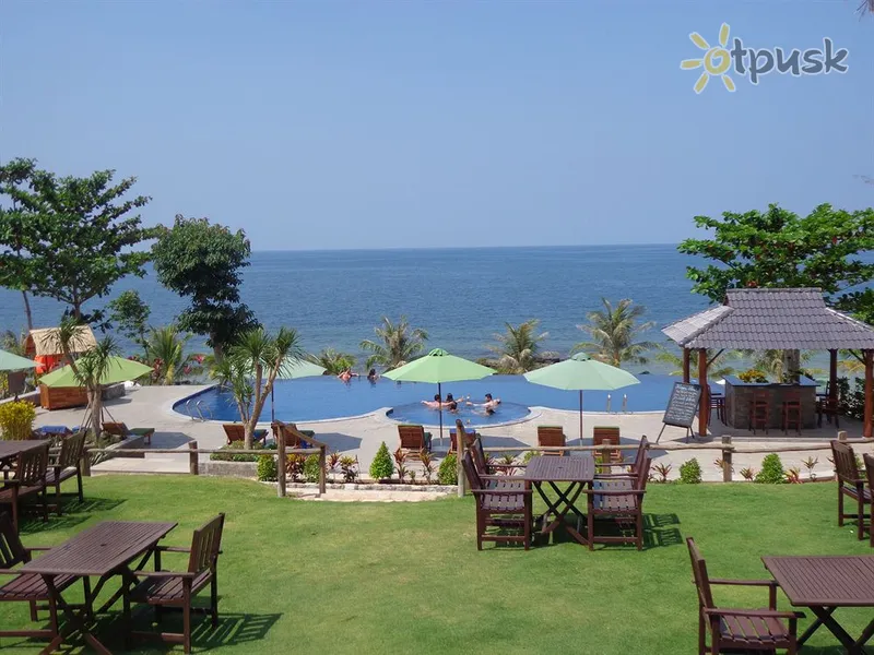 Фото отеля Phu Quoc Eco Beach Resort 3* о. Фукуок Вьетнам экстерьер и бассейны