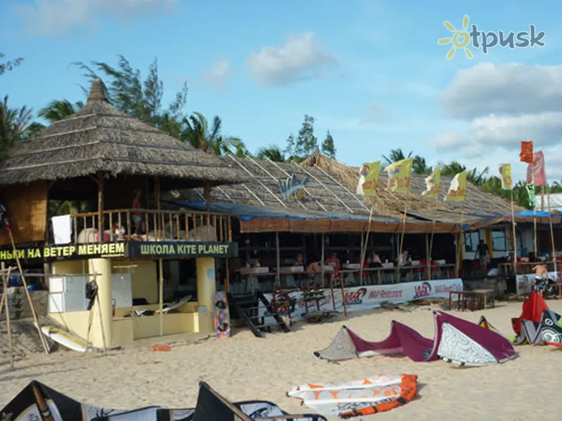 Фото отеля Green Coconut Resort 2* Фантьет Вьетнам экстерьер и бассейны