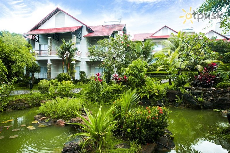 Фото отеля Hoa Binh Phu Quoc 3* о. Фукуок Вьетнам экстерьер и бассейны