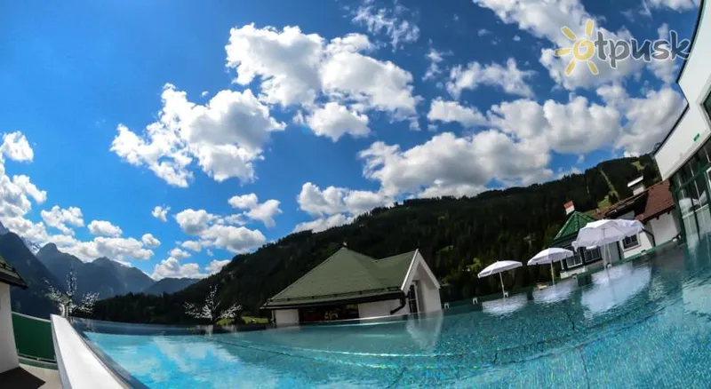 Фото отеля Jennys Schlossl Hotel 4* Serfausas Austrija išorė ir baseinai