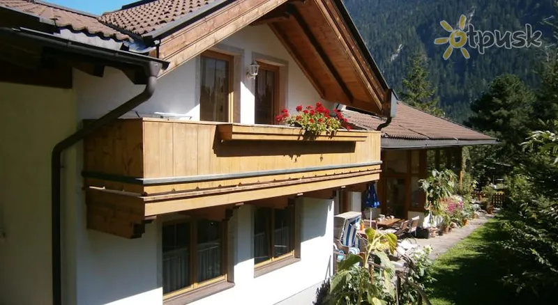 Фото отеля Taverne Appartement 2* Mayrhofen Austrija ārpuse un baseini