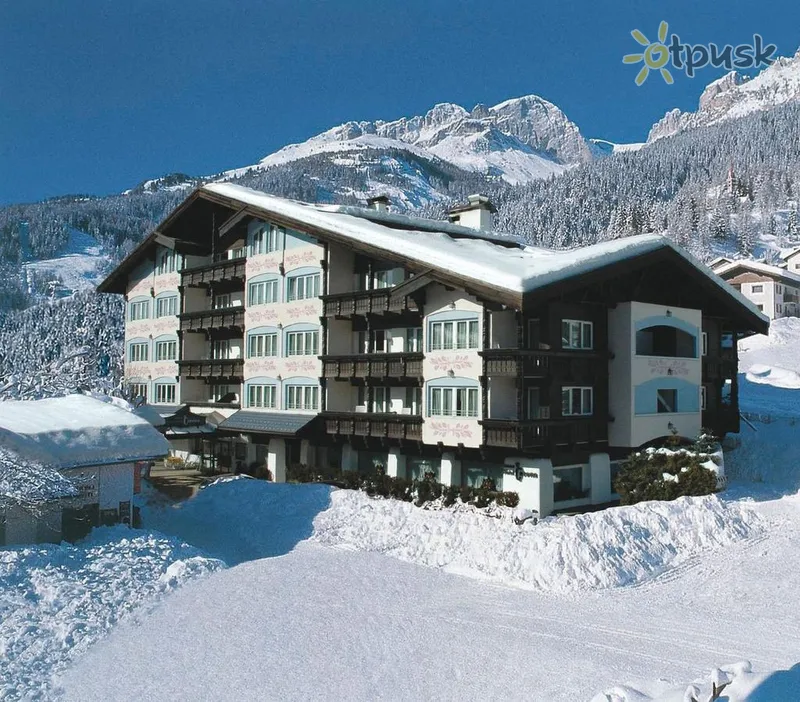 Фото отеля Alpen Hotel Corona Sport & Wellness 4* Val di Fassa Italija išorė ir baseinai