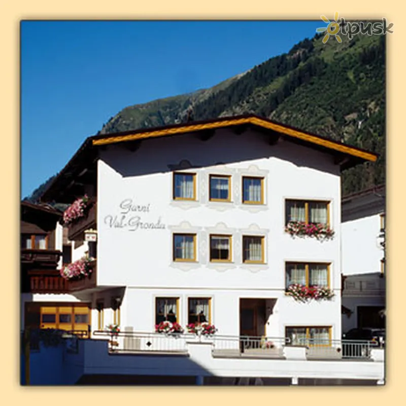 Фото отеля Garni Val-Gronda 2* Ишгль Австрия экстерьер и бассейны
