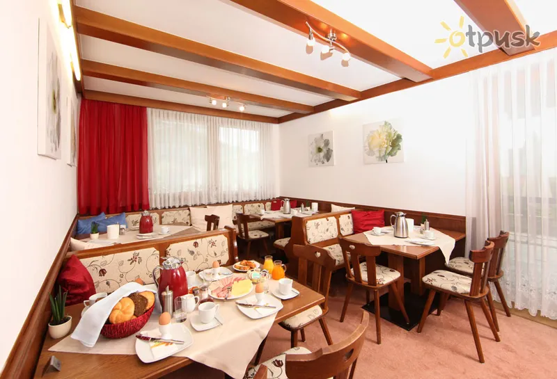 Фото отеля Landhaus Gitti Hotel Garni 3* Cellamzē Austrija bāri un restorāni