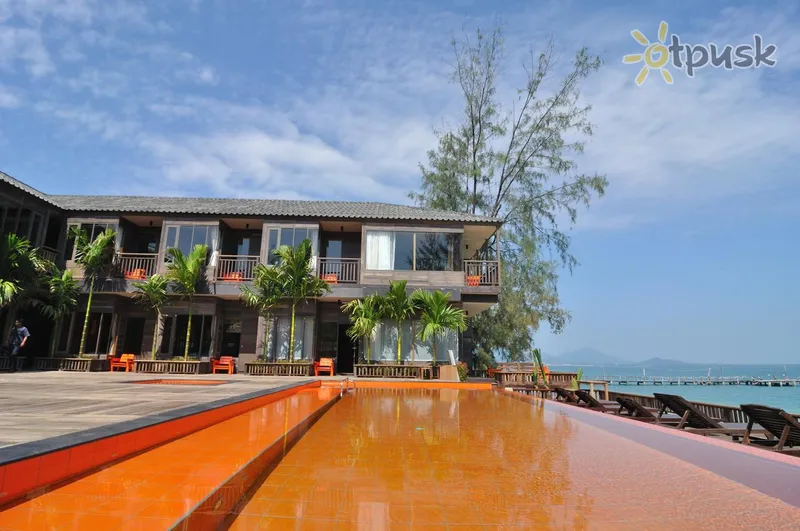 Фото отеля Baan Ploy Sea 3* о. Самет Таїланд екстер'єр та басейни