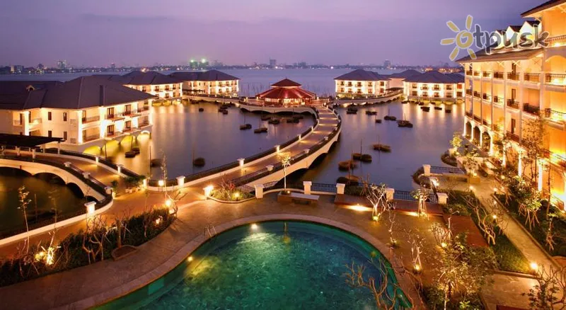 Фото отеля InterContinental Hanoi Westlake 5* Ханой Вьетнам экстерьер и бассейны