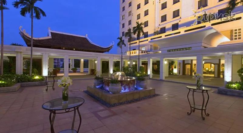 Фото отеля Sheraton Hanoi Hotel 5* Hanojus Vietnamas išorė ir baseinai