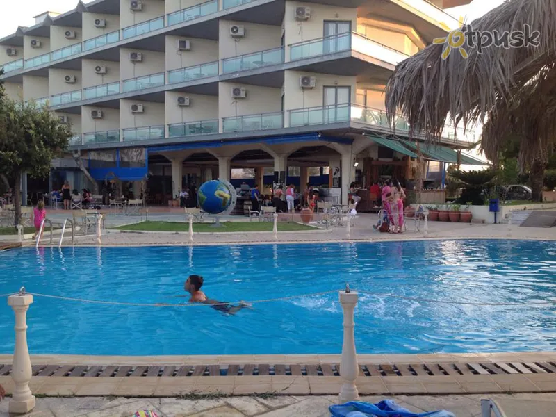 Фото отеля Isthmia Prime Hotel 3* Peloponesas Graikija išorė ir baseinai