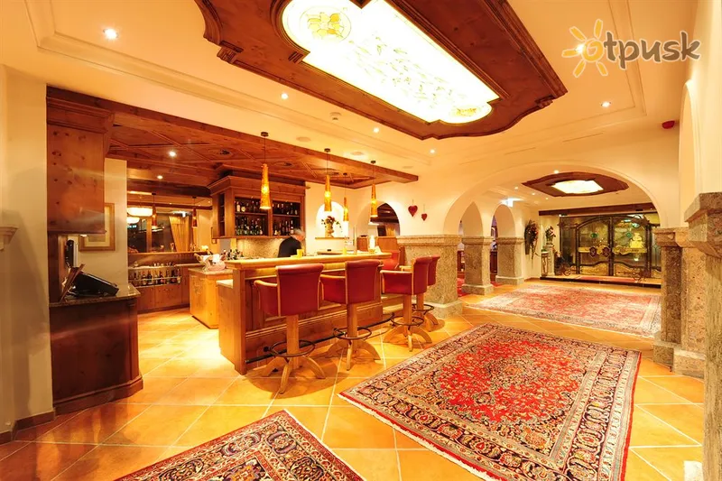 Фото отеля Maximilian Hotel 4* Serfauss Austrija bāri un restorāni