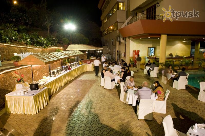 Фото отеля Chances Resort & Casino 5* Северный Гоа Индия бары и рестораны