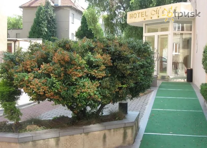 Фото отеля Mega Hotel 3* Prāga Čehu ārpuse un baseini