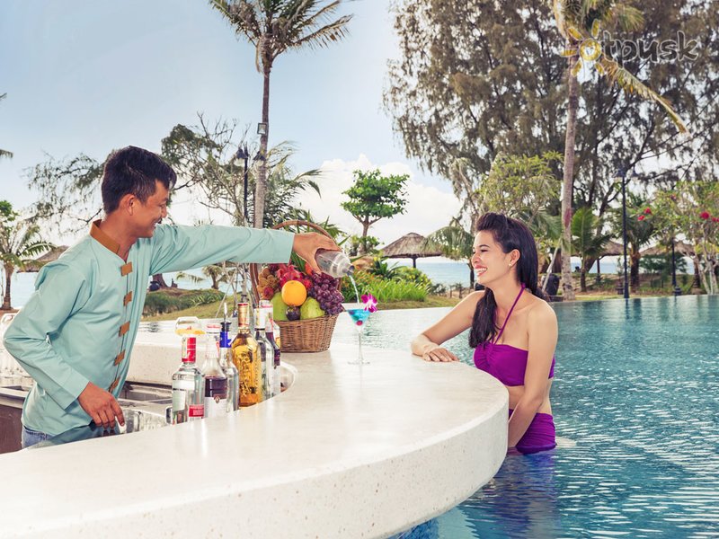 Фото отеля Mercury Phu Quoc Resort & Villas 4* о. Фукуок Вьетнам экстерьер и бассейны