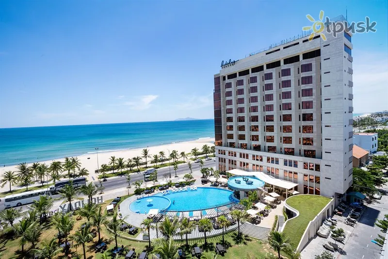 Фото отеля Holiday Beach Danang Hotel & Spa 4* Дананг Вьетнам экстерьер и бассейны