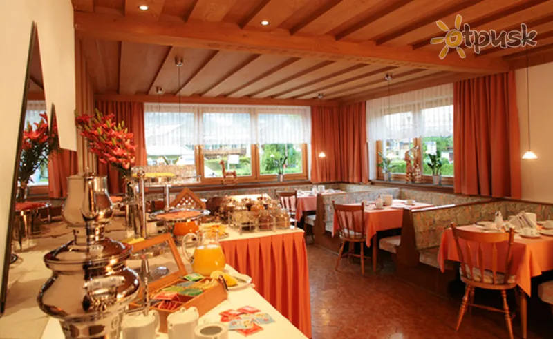 Фото отеля Bergheil Pension 3* Kaprun Austrija bāri un restorāni
