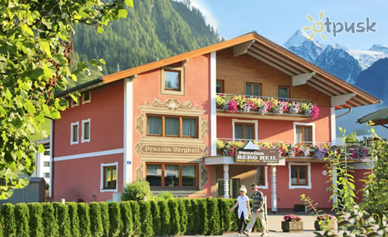 Фото отеля Bergheil Pension 3* Капрун Австрия экстерьер и бассейны
