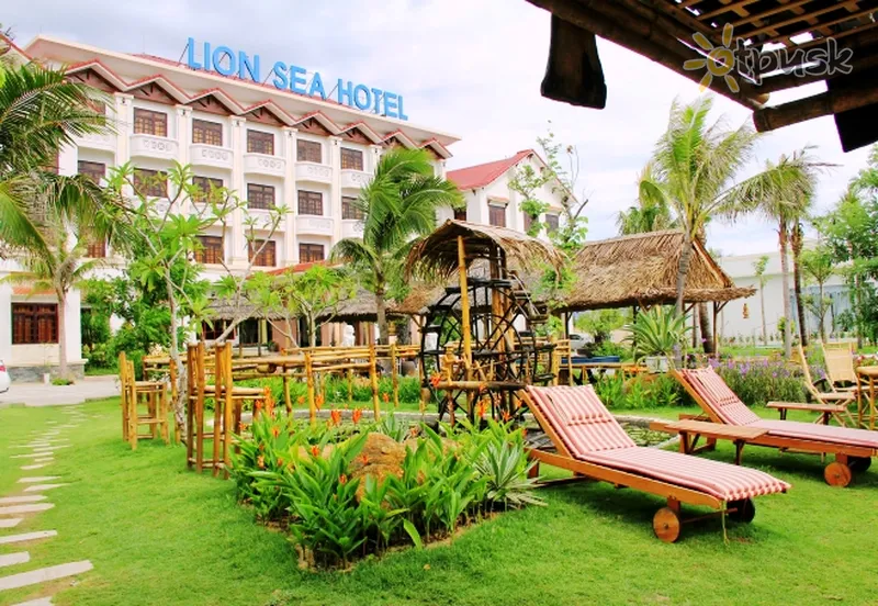 Фото отеля Lion Sea Hotel 3* Дананг Вьетнам экстерьер и бассейны