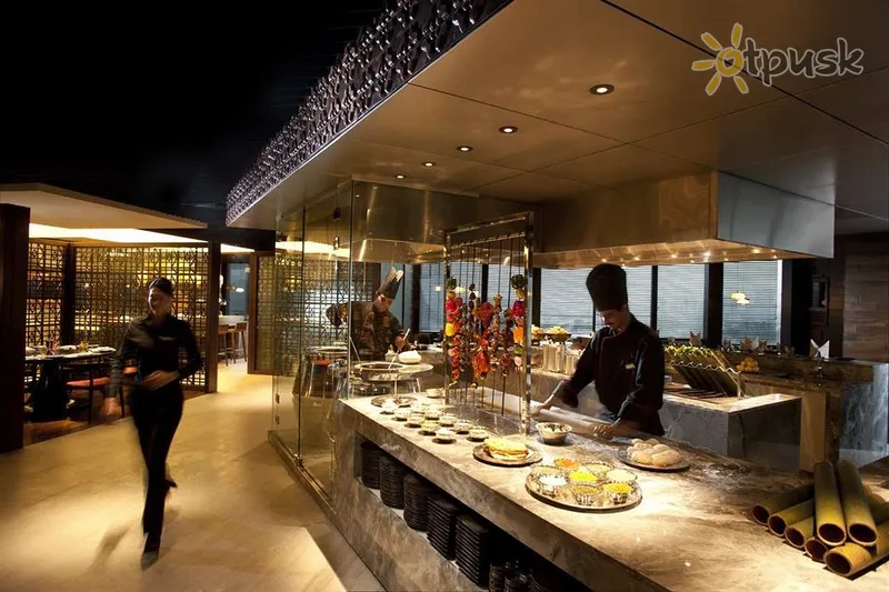 Фото отеля DoubleTree By Hilton Kuala Lumpur 5* Куала-Лумпур Малайзия бары и рестораны