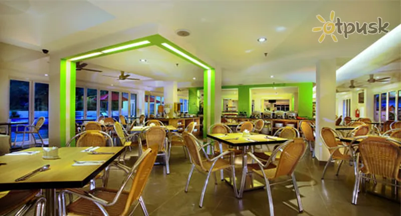 Фото отеля Favehotel Cenang Beach Langkawi 3* о. Лангкаві Малайзія бари та ресторани