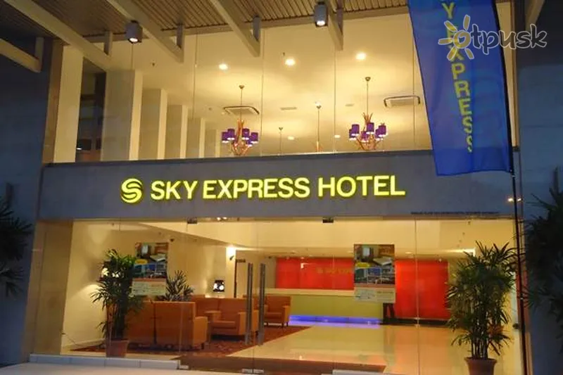 Фото отеля Sky Express Hotel Bukit Bintang 3* Куала Лумпур Малайзія екстер'єр та басейни