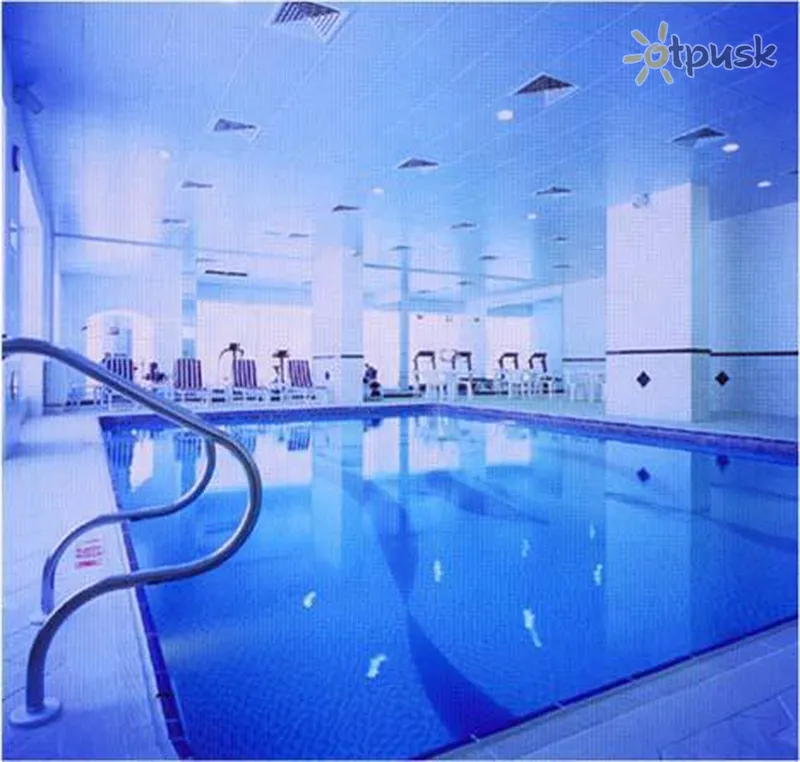 Фото отеля Embassy Suites Hotel 4* Шарджа ОАЕ екстер'єр та басейни