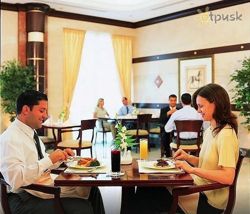 Фото отеля Embassy Suites Hotel 4* Шарджа ОАЕ бари та ресторани