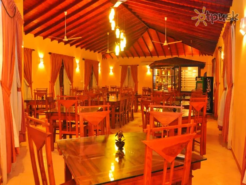 Фото отеля Bentota Village Hotel 2* Бентота Шри-Ланка бары и рестораны