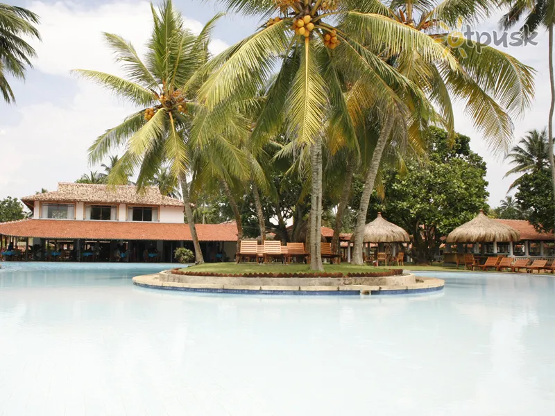 Фото отеля Kosgoda Beach Resort 4* Косгода Шри-Ланка экстерьер и бассейны