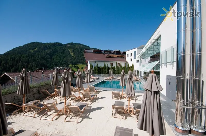 Фото отеля Lowen Hotels 4* Серфаус Австрия экстерьер и бассейны