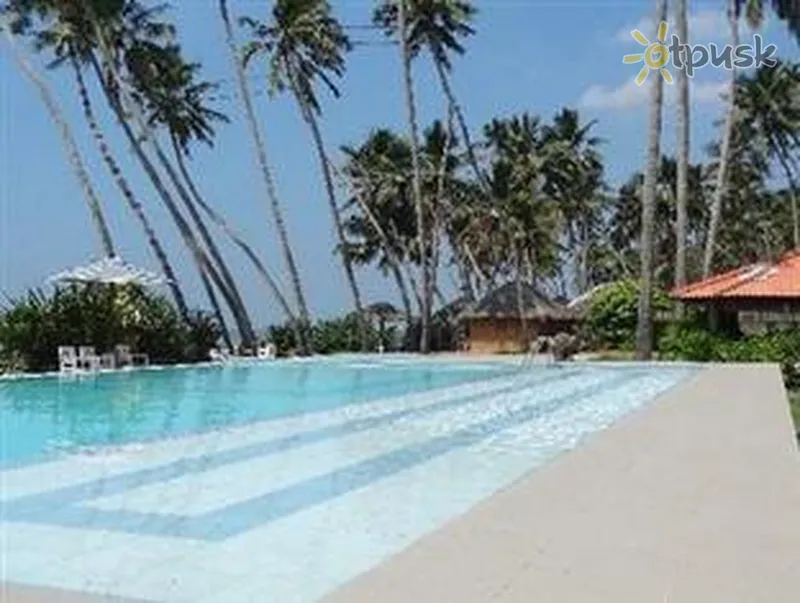 Фото отеля Saffron Beach Hotel 2* Wadduwa Šri Lanka išorė ir baseinai
