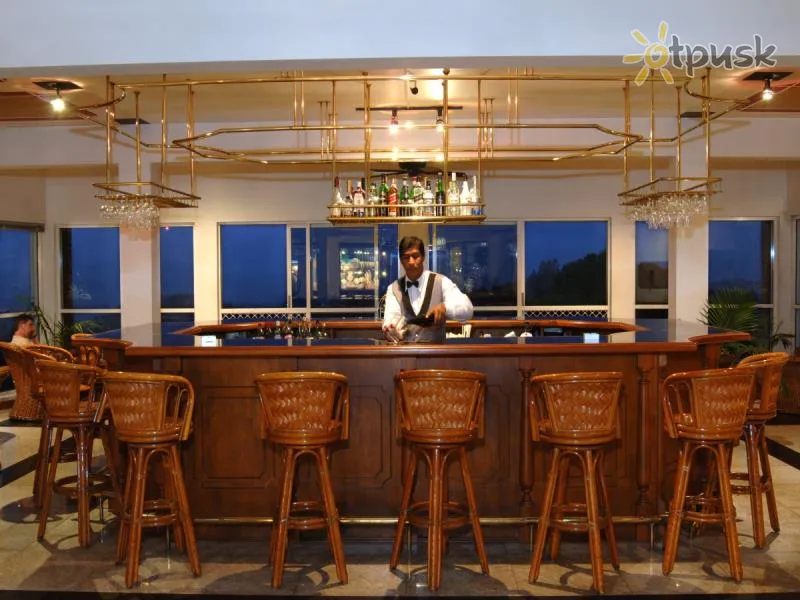 Фото отеля Topaz Hotel 4* Канди Шри-Ланка бары и рестораны