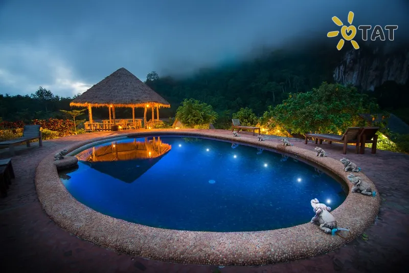Фото отеля Cliff & River Jungle Resort 4* о. Пхукет Таїланд екстер'єр та басейни