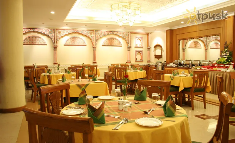 Фото отеля Abad Airport Hotel 3* Kerala Indija barai ir restoranai