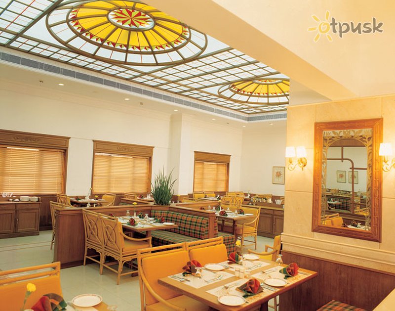 Фото отеля Abad Atrium Hotel 3* Керала Индия бары и рестораны