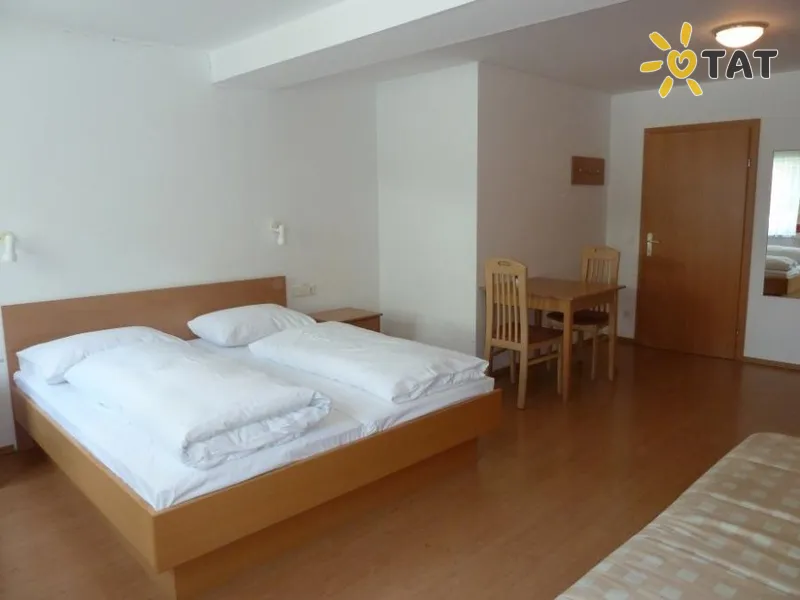 Фото отеля Pepi Pension 3* Мета ам Зеї Австрія номери