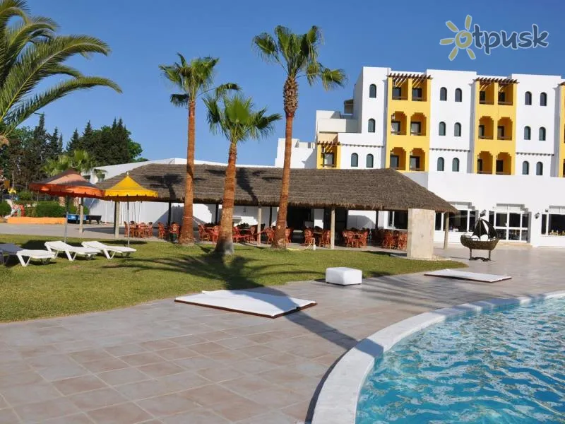 Фото отеля La Couronne Hotel 3* Хаммамет Тунис экстерьер и бассейны