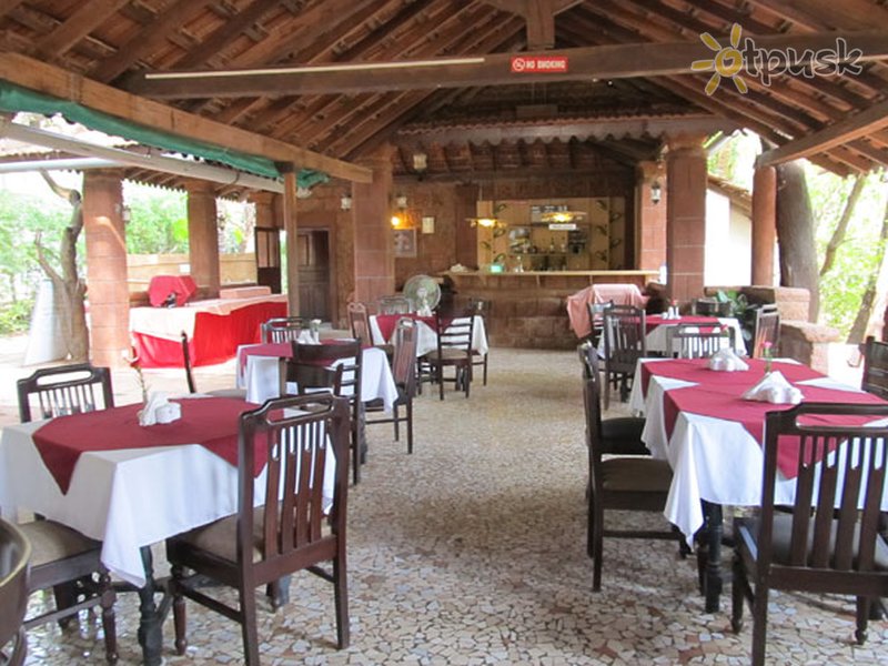 Фото отеля Vila Goesa Beach Resort 3* Северный Гоа Индия бары и рестораны