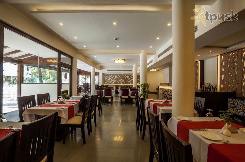 Фото отеля Victor Exotica Beach Resort 3* Северный Гоа Индия бары и рестораны