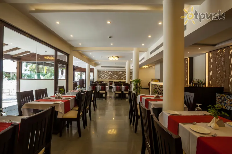 Фото отеля Victor Exotica Beach Resort 3* Північний Гоа Індія бари та ресторани