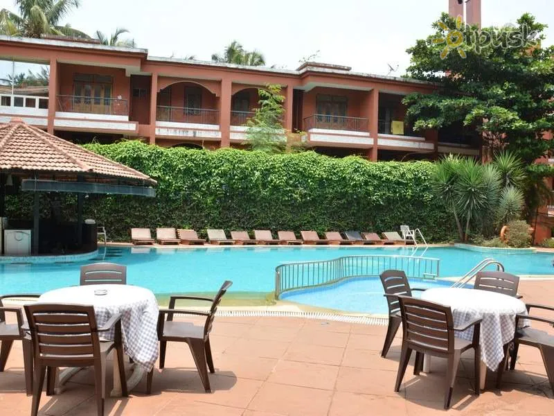 Фото отеля The Baga Marina Beach Resort & Hotel 3* Північний Гоа Індія екстер'єр та басейни