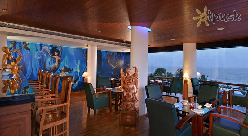 Фото отеля Turtle on the Beach Kovalam 5* Керала Индия бары и рестораны