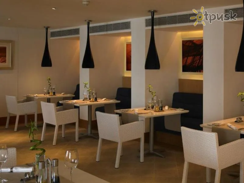 Фото отеля The Leela Kovalam a Raviz Hotel 5* Керала Індія бари та ресторани